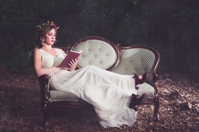 fairytale wedding, fairy tale, brothers grimm, grimm fairy tale, dark, rich, rich wedding colors, burgundy, mysterious, lush, lush wedding colors, style shoot, photo shoot, wedding inspiration, pink, red, purple, plum, forest, romantic